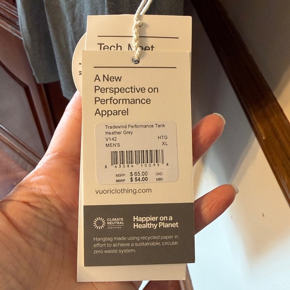 NWT Men’s Vuori Tradewind Performance Tank Sz XL Heather Grey - Picture 4 of 6